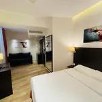 Central Hotel 3*
