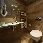 Central Hotel 3*