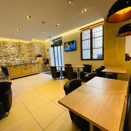 Отель Central Hotel 3*