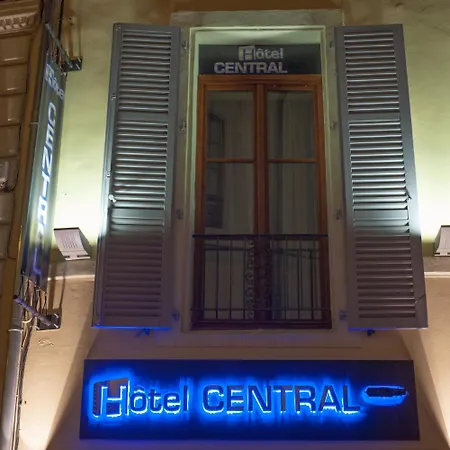 Отель Central Hotel 3*