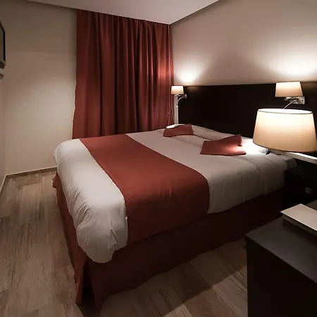 מלון Central Hotel