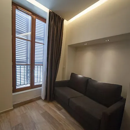 מלון Central Hotel 3*