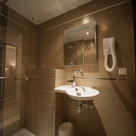 Central Hotel 3*