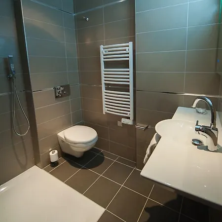 מלון Central Hotel נים