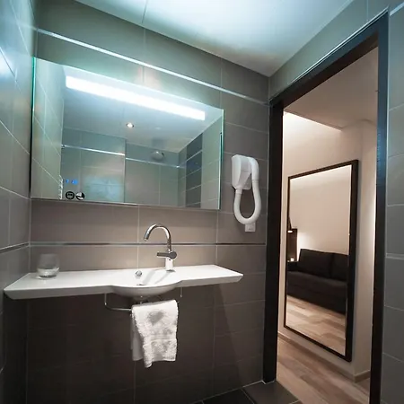 Central Hotel 3*