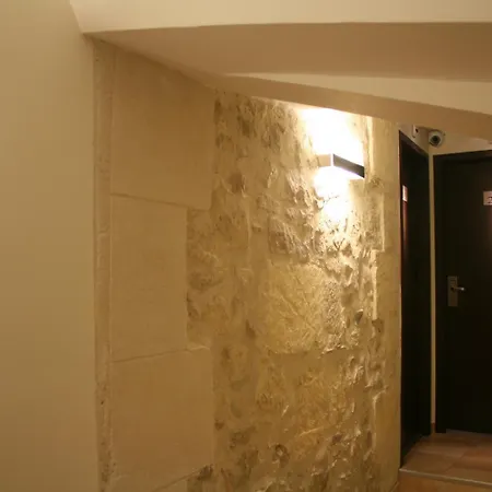 מלון Central Hotel נים