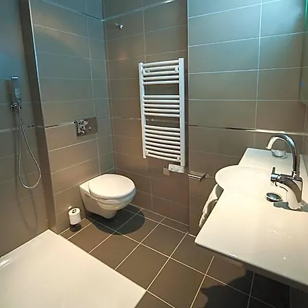 Central Hotel Otel Nîmes
