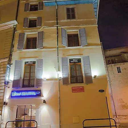 Central Hotel 3*