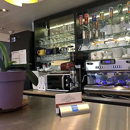 Central Hotel 3*