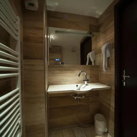 Ξενοδοχείο Central Hotel 3*