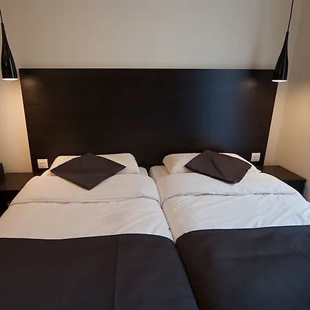 Отель Central Hotel 3*