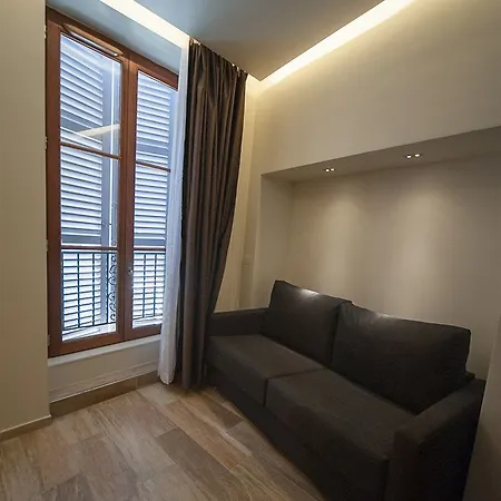 Отель Central Hotel Ним