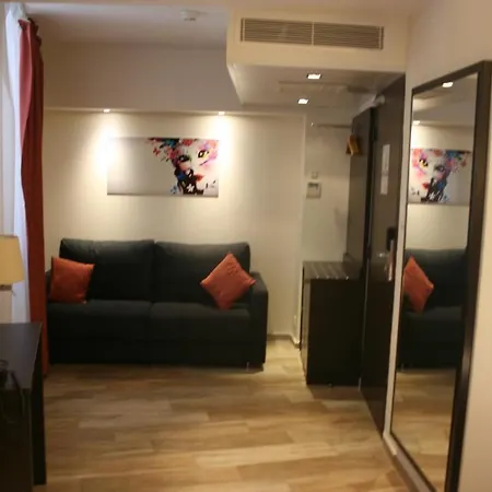 Central Hotel Отель