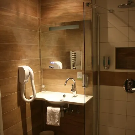 Central Hotel 3*