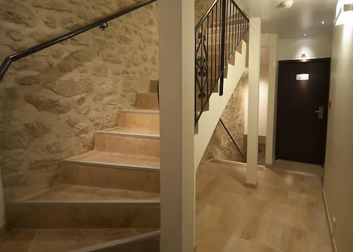 Central Hotel Nîmes