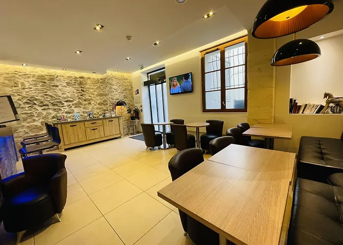 Отель Central Hotel 3*