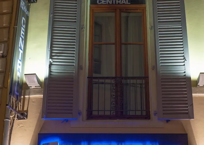 Central Hotel 3* Ним
