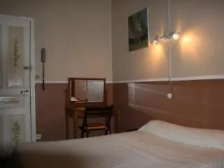 Central Hotel 3* Ним