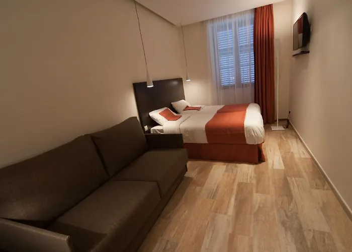 Central Hotel Отель